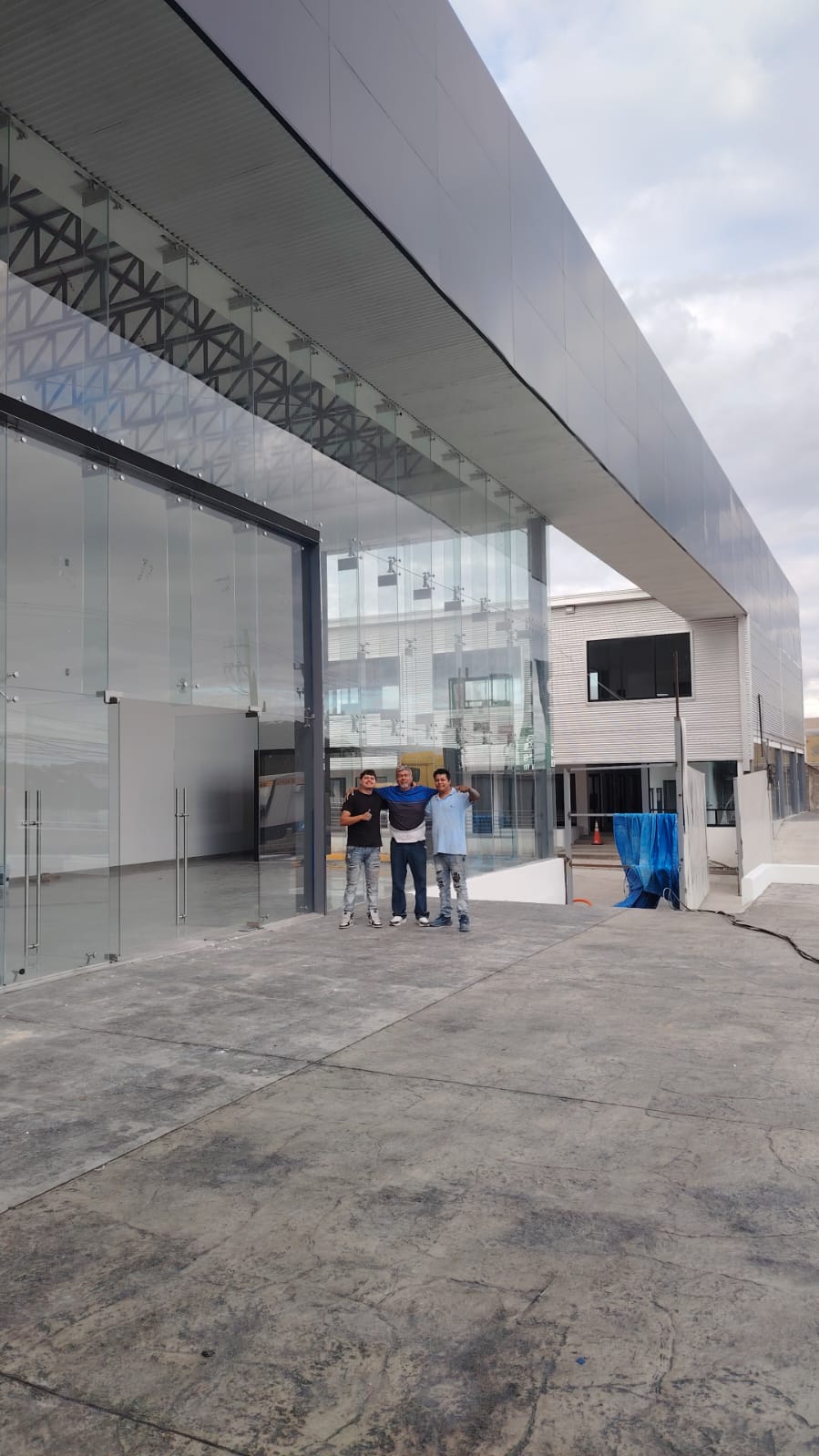 Barandal de cristal templado en escalera residencial instalado en León, Guanajuato por YAAS #16