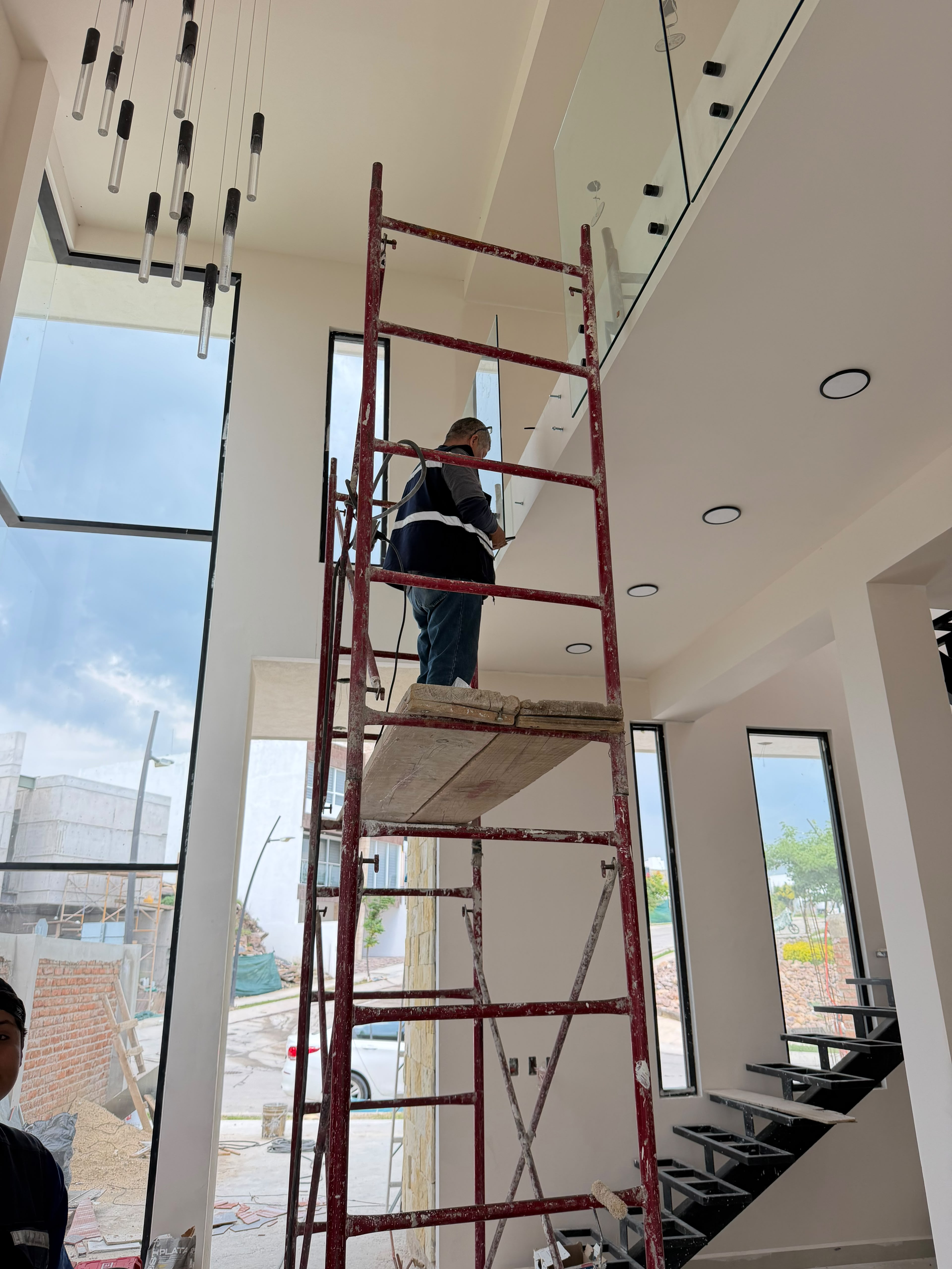 Domo de vidrio templado y estructura de aluminio instalado en León, Guanajuato por YAAS #02