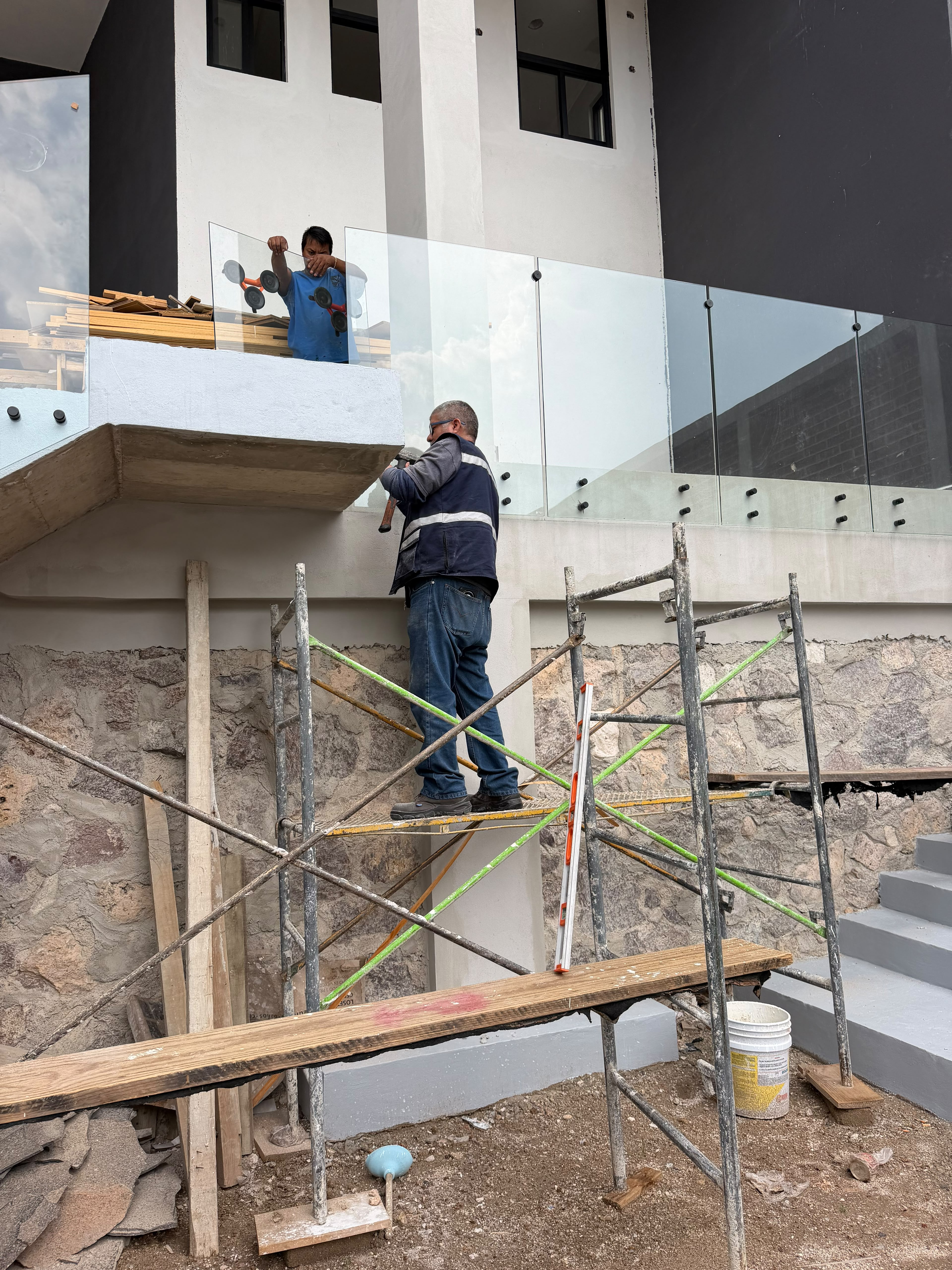 Estructura y cancelería de aluminio residencial instalado en León, Guanajuato por YAAS #04