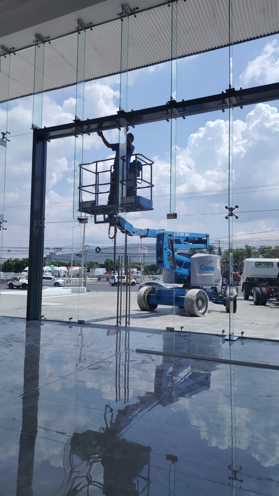 Estructura y cancelería de aluminio residencial instalado en León, Guanajuato por YAAS #13